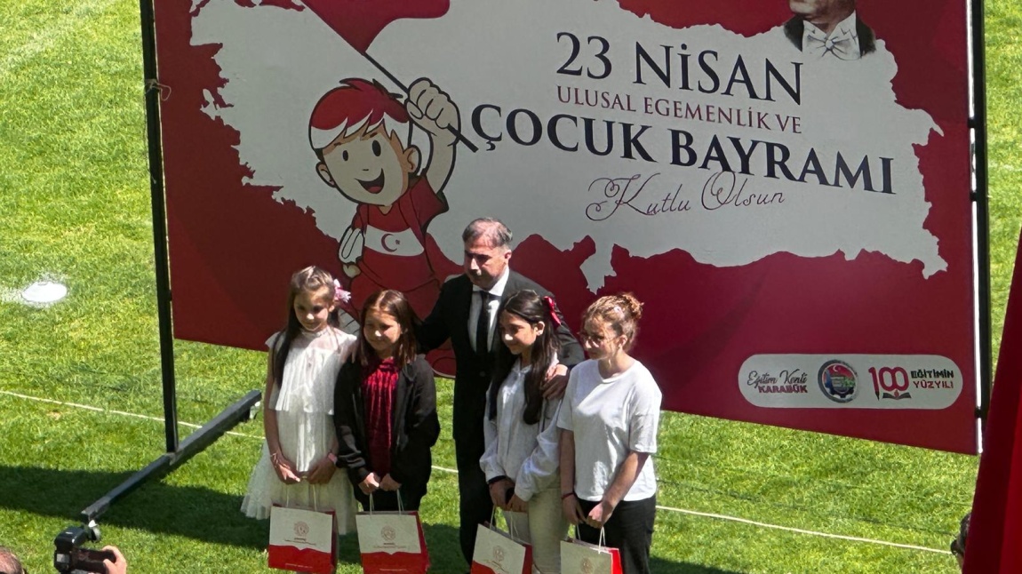 Okulumuz Öğrencisi Tebessüm NABİZADE Resim Yarışmasında İl Üçüncüsü oldu. 